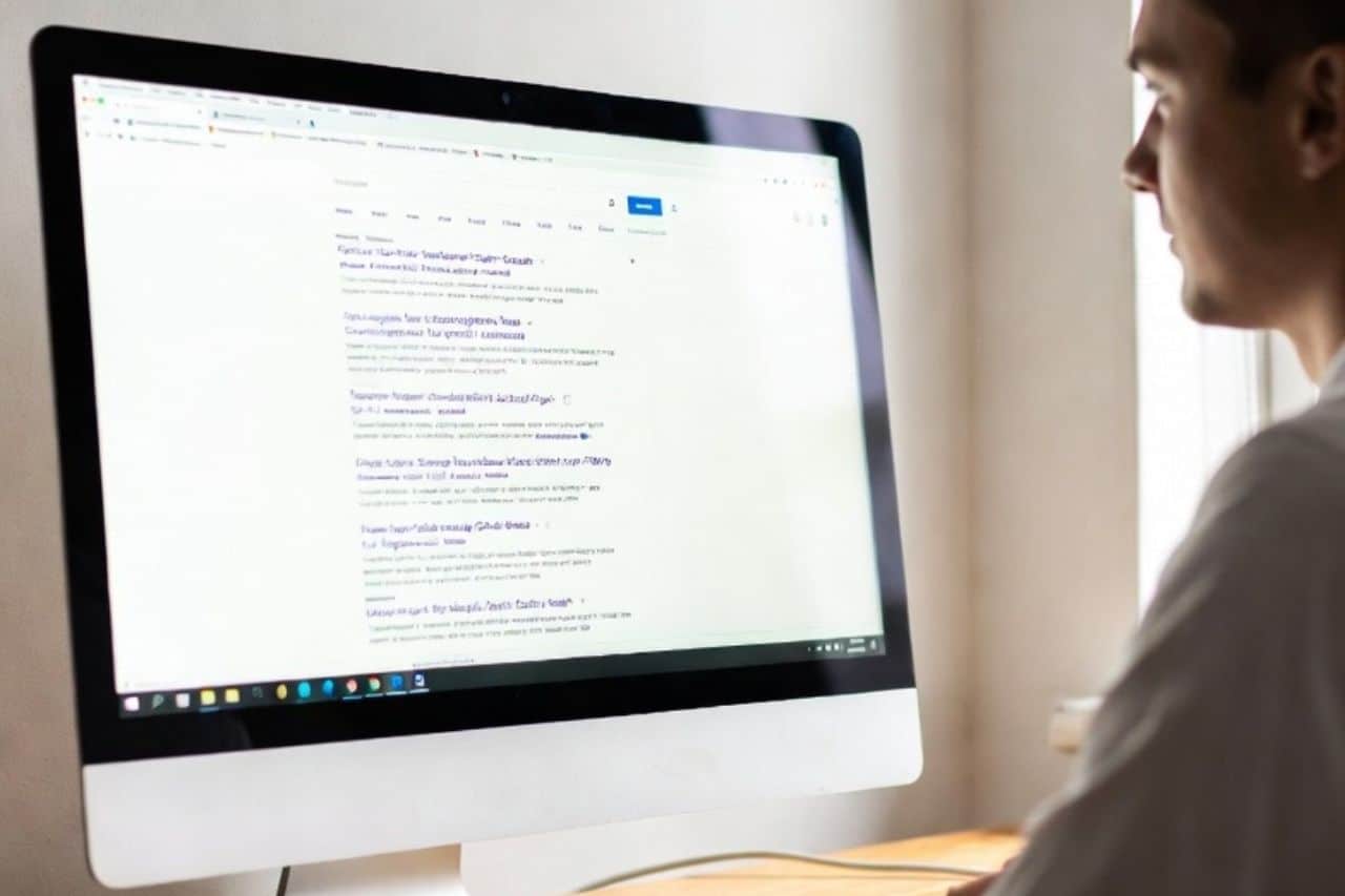 SEO for små virksomheder: Sådan får du kunder fra Google (uden store budgetter)